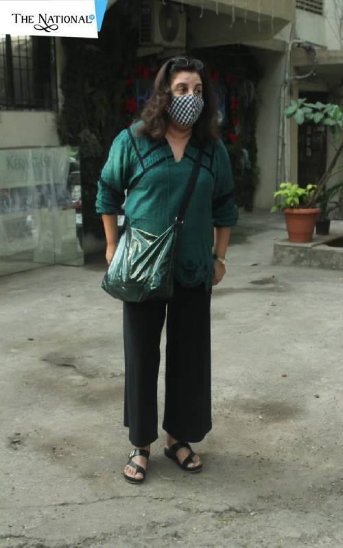 Farah Khan Spotted At Kromakay Salon In Juhu Photos And Videos A beautiful layered cut with #naturalwaves by our stylist ritu, available at our juhu #salon on tuesdays and kromakay salons. farah khan spotted at kromakay salon in