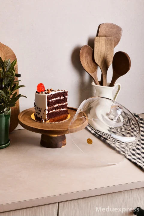 PEROTTİ Leo Akasya Standlı Cam Kek Fanusu Ayaklı 22 Cm