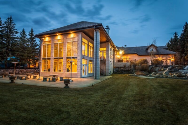 16 WEDGEWOOD Crescent, Edmonton