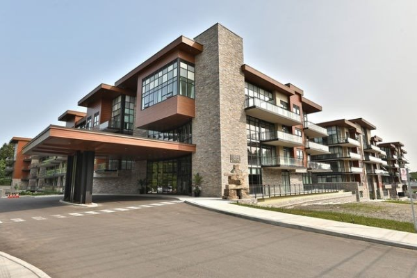 1575 Lakeshore Rd W, Mississauga