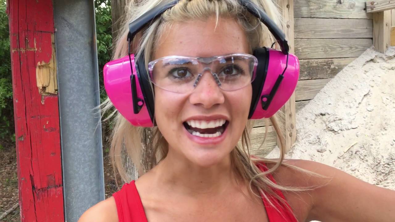 Girl Gets Her First AR-15!  Girl Learning How to Shoot!!!!  American Gun Chic