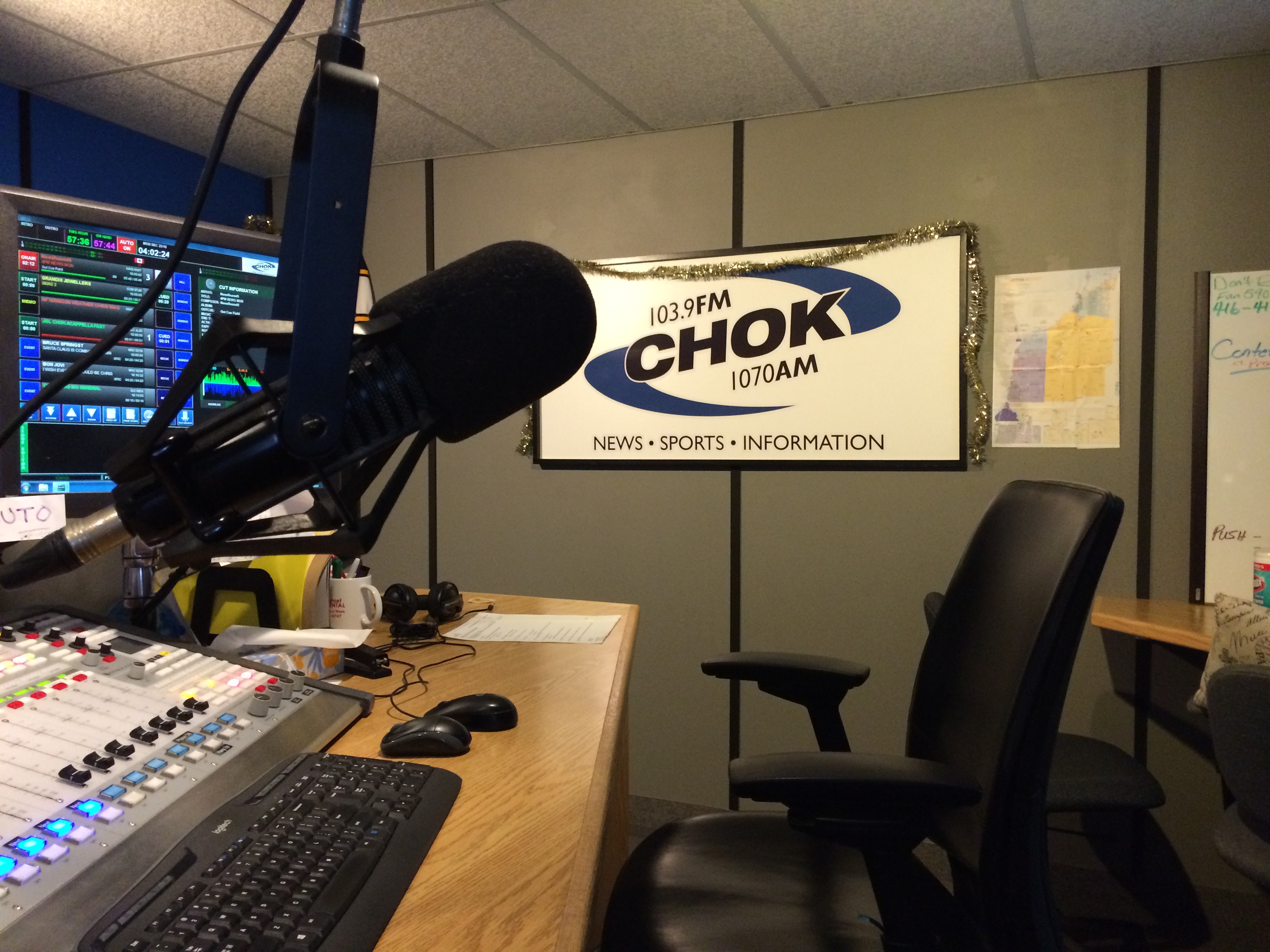 CHOK 103.9 FM & 1070 AM