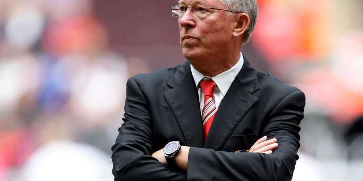 Better than 3 champions? Ferguson hails Arsenal's unbeaten kit as the greatest success