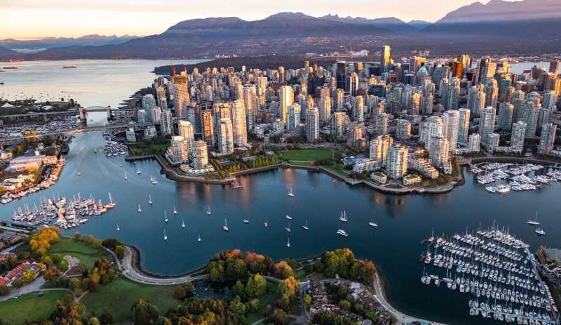 Nhận gửi hàng đi Vancouver - Canada - Dulichngayhe.com