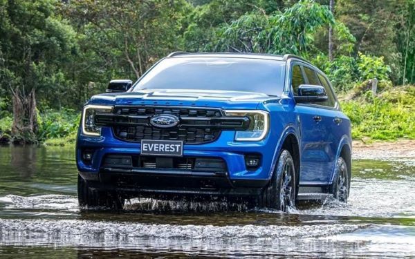 So sánh các phiên bản Ford Everest 2022 vừa mới ra mắt tại Việt Nam: giá, màu sắc, thông số kỹ thuật