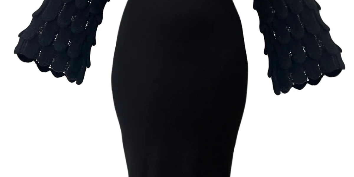 Feminine Elegance: The Scalloped Bodycon Dress