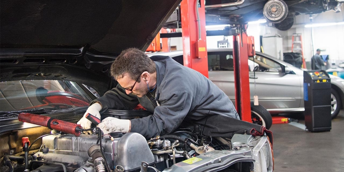 Navigating Engine Diagnostics in Harlow for Optimal Vehicle Performance: Precision Solutions