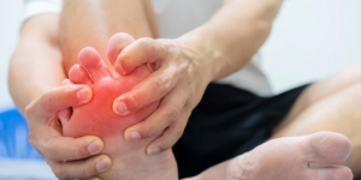 Toe Pain: Causes, Symptoms, and Treatment Options