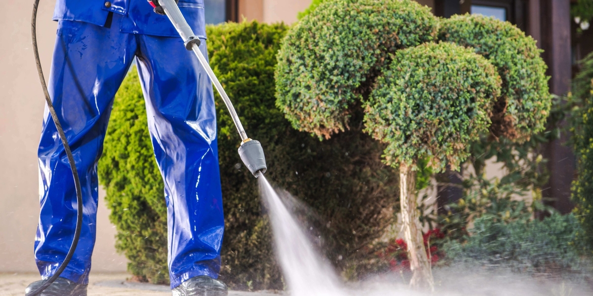 The Ultimate Guide to Selecting, Using, and Maintaining Pressure Washers