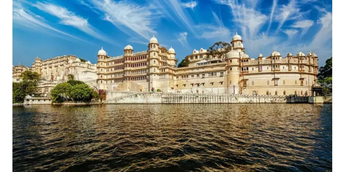 Golden Triangle Tour with Udaipur from Delhi