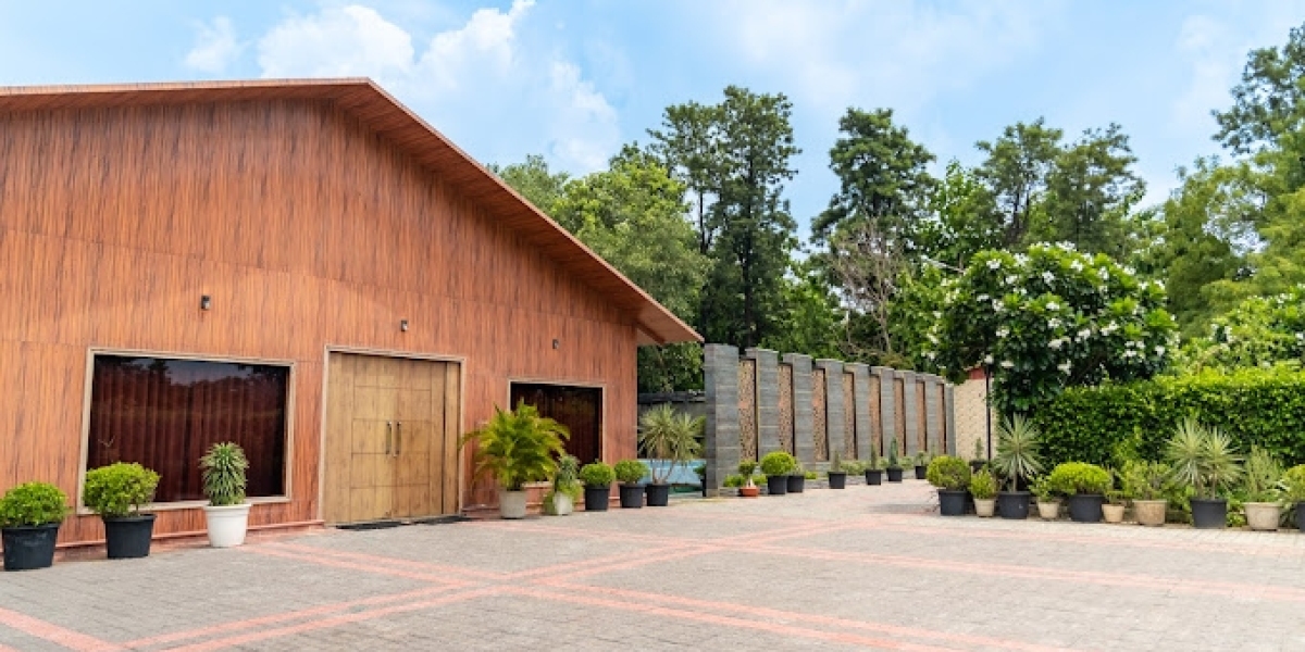 "Escae the City: Best Farmhouses in Delhi NCR for Relaxation"