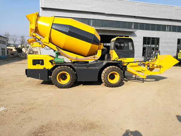 Mini Self Loading Concrete Mixer for Sale - Small Investment