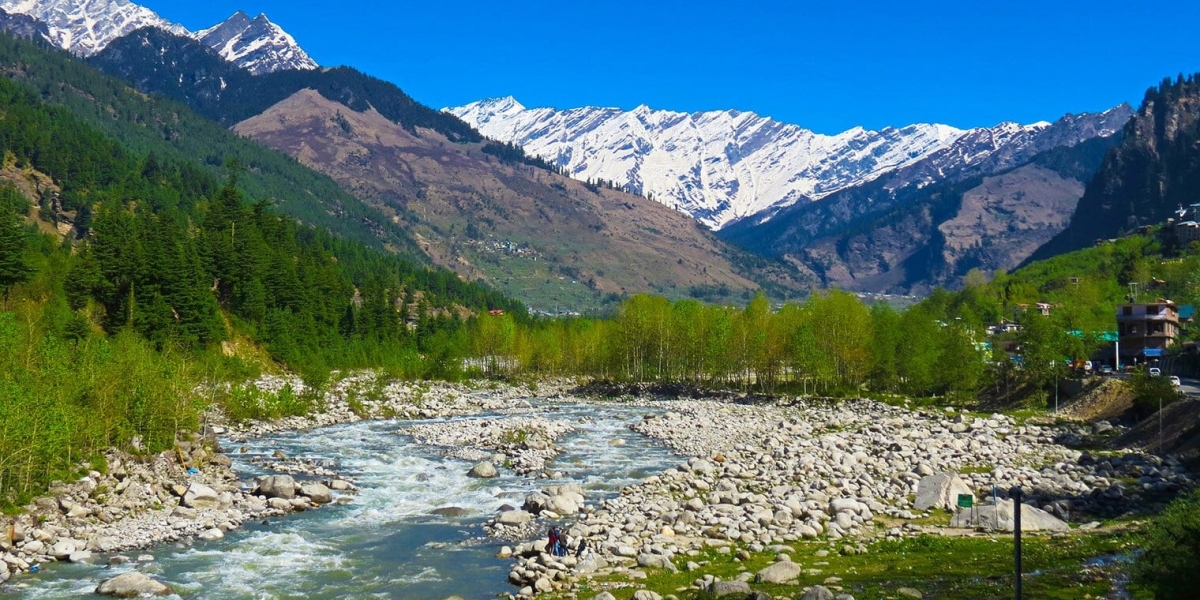 Explore the Enchanting Beauty of Manali: A Complete Travel Guide