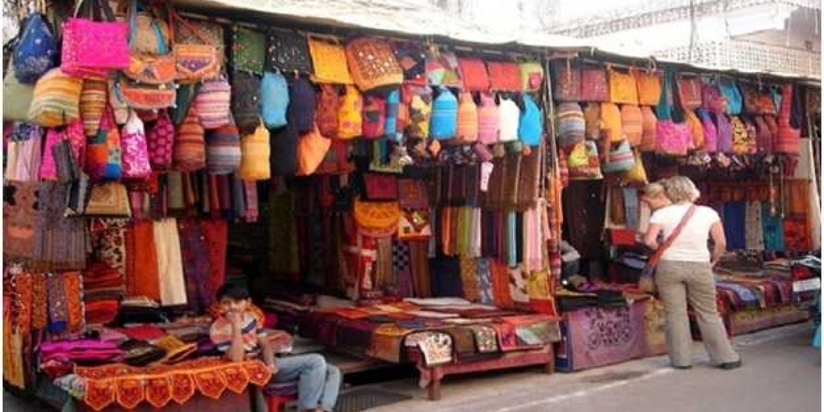 Jaipur Shopping Markets Guide | Items & Stores To Shop