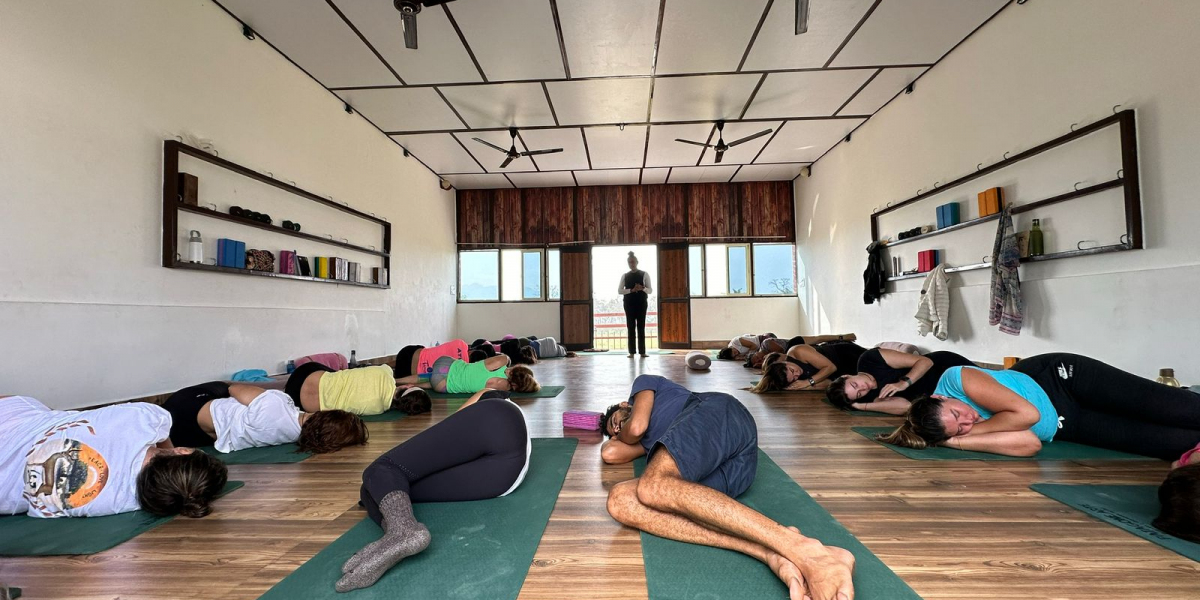 Best 100-Hour Yoga Teacher Training in India with AlakhYog