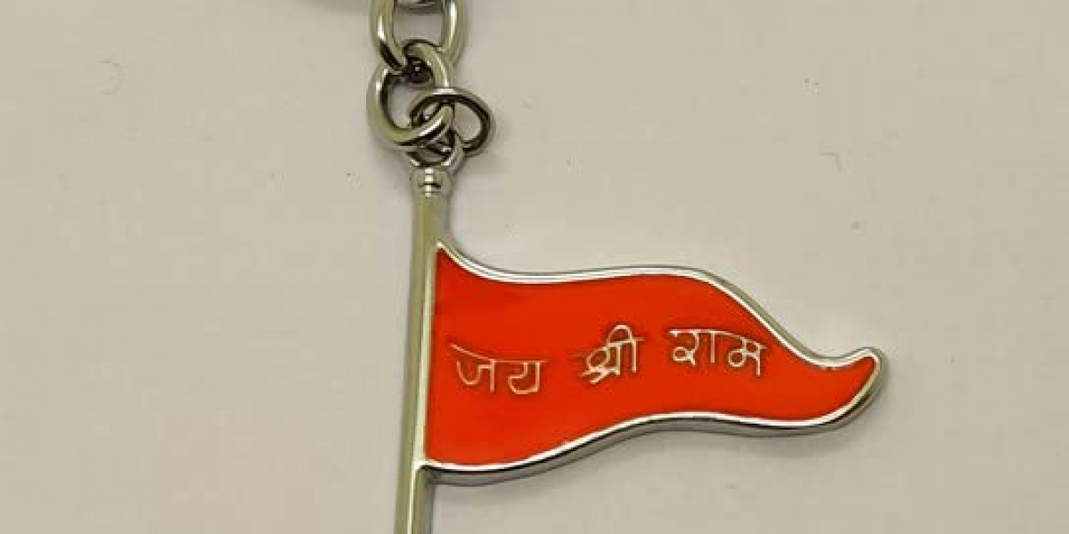 Flag Keychains as a Trend in Souvenir Shopping