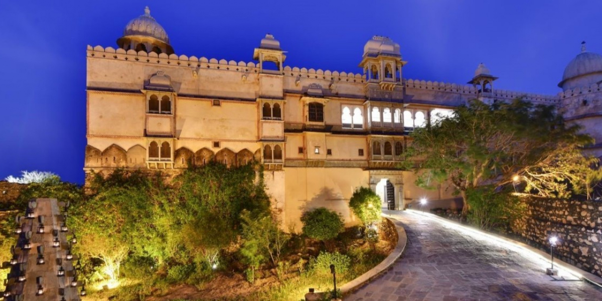 Why a Heritage Hotel in Udaipur is the Best for a Trip with Cousins