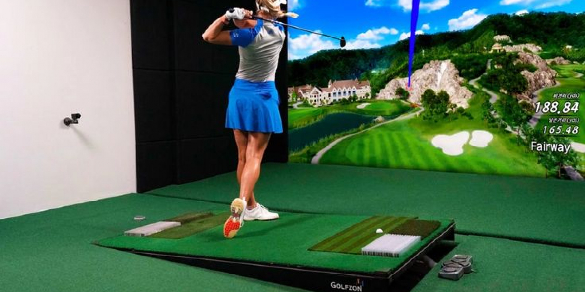 The Best Golf Simulators for Perfecting Your Shot Indoors