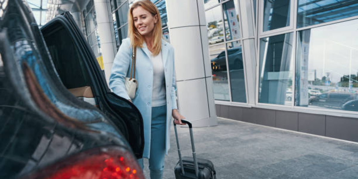 How to Navigate a New City by Taking an Airport Taxi