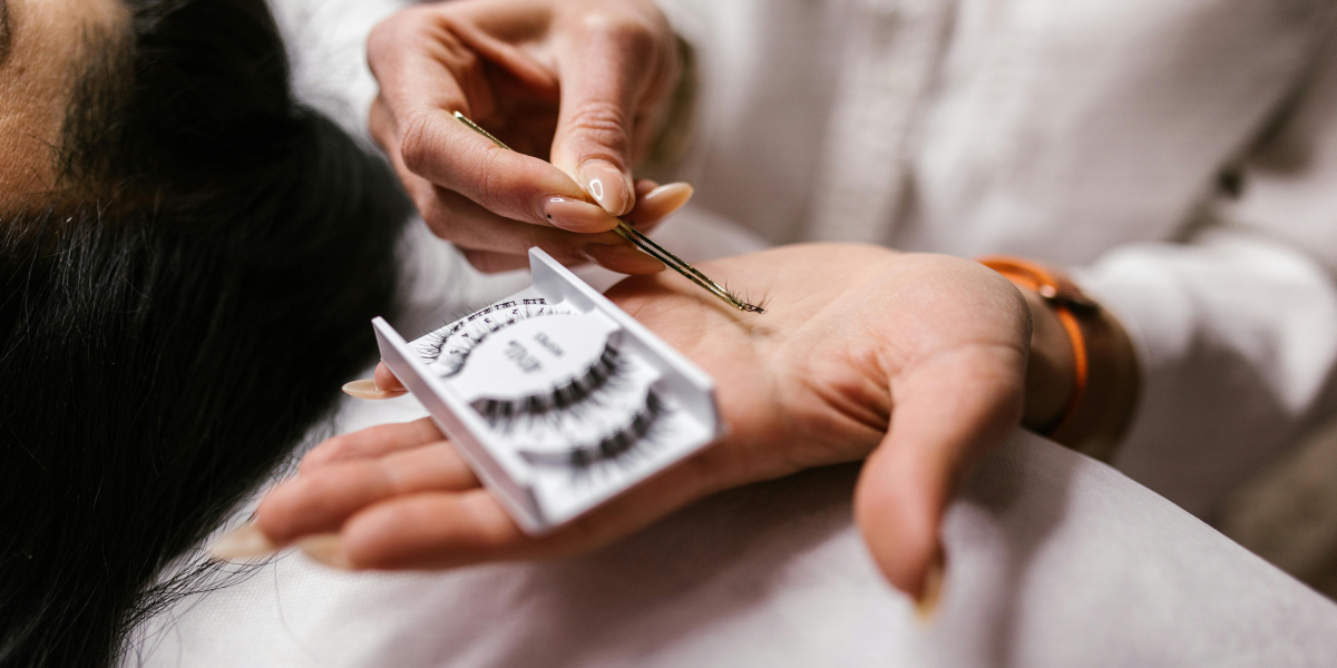 How to Find a Qualified Lash Tech Near You: What to Expect and Care Tips