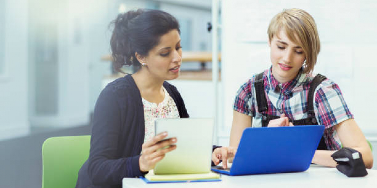 Peer Tutoring Benefits: How Collaborative Learning Transforms Education