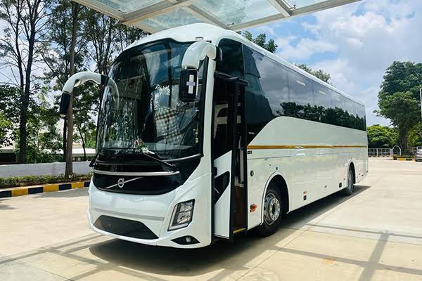 45 Seater Volvo Bus for Rent in Bangalore - Hire Luxury Tourist AC Bus