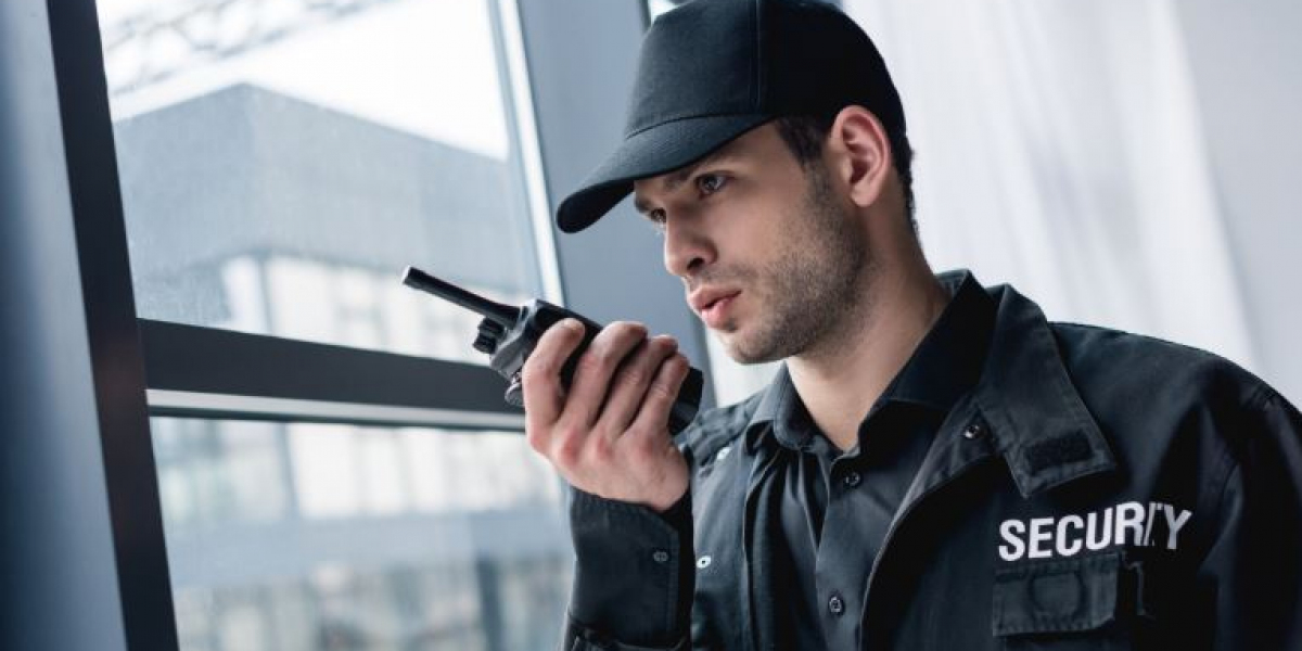 How Hiring a Security Guard Vancouver Can Transform Your Business Safety