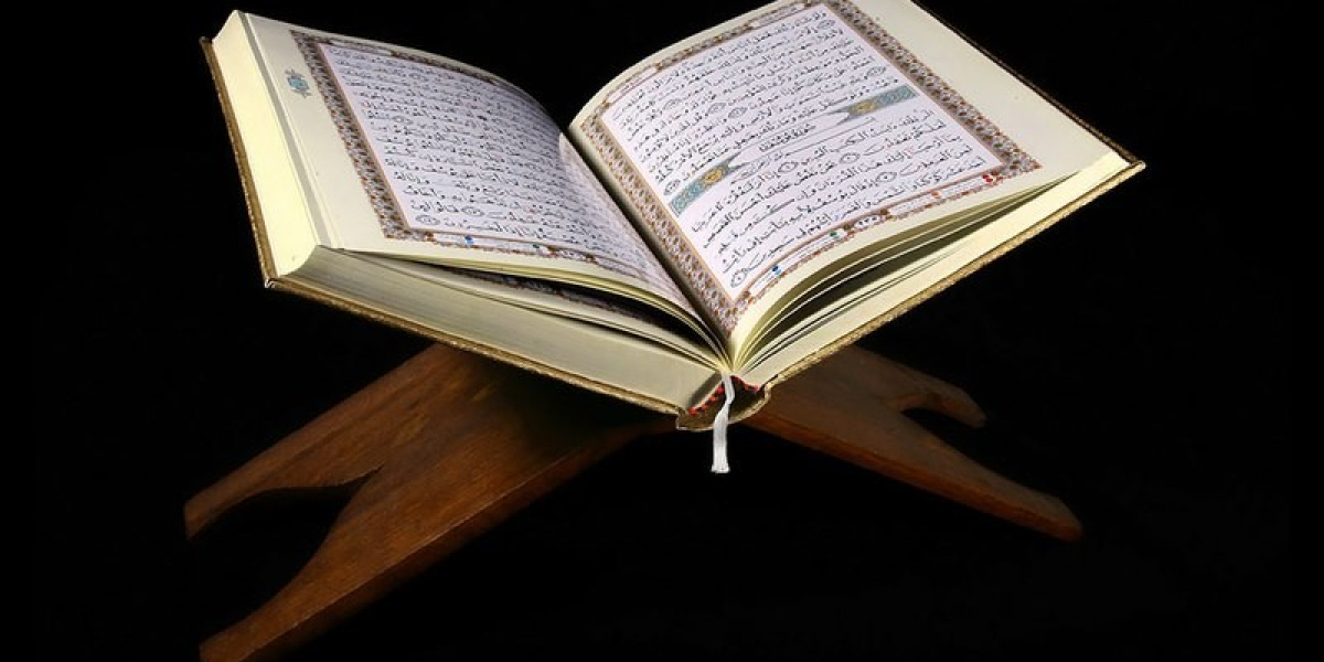 Online and In-Person Classes with a Female Quran Teacher: Empowering Women Through Knowledge