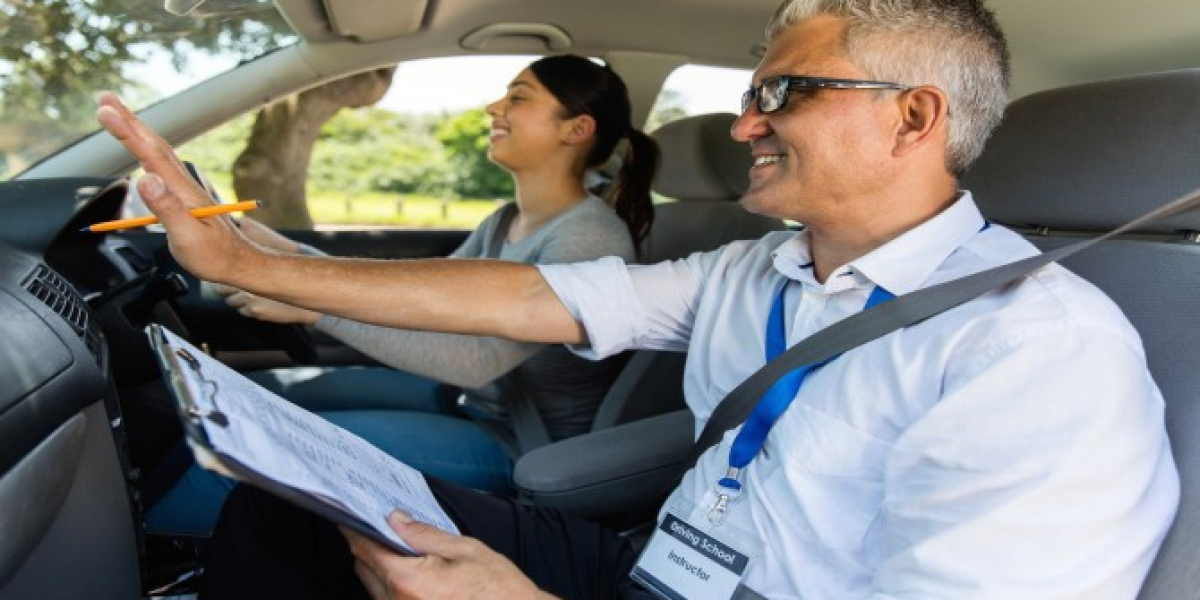 Why Some Learners Choose Higher Driving Lesson Prices