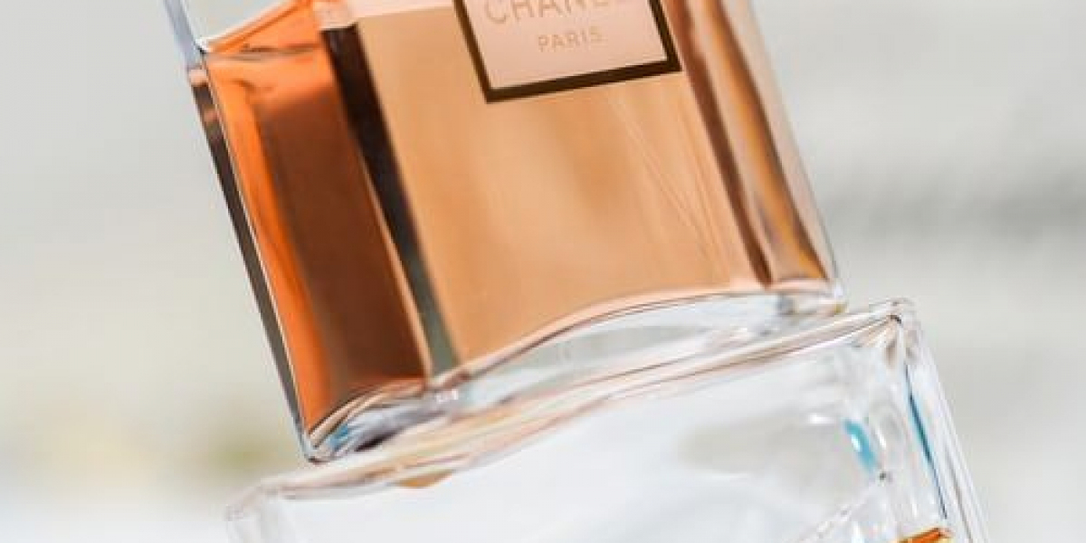 Perfume Addiction: Why Some Scents Keep You Coming Back for More