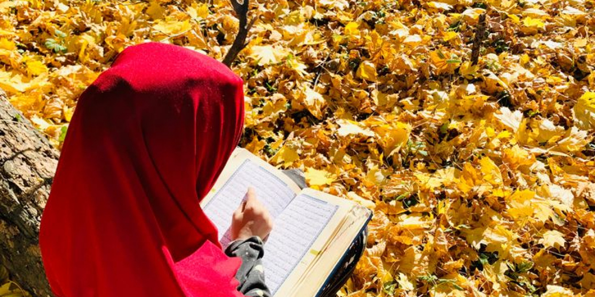 Find Your Perfect Female Quran Teacher – Learn from Home